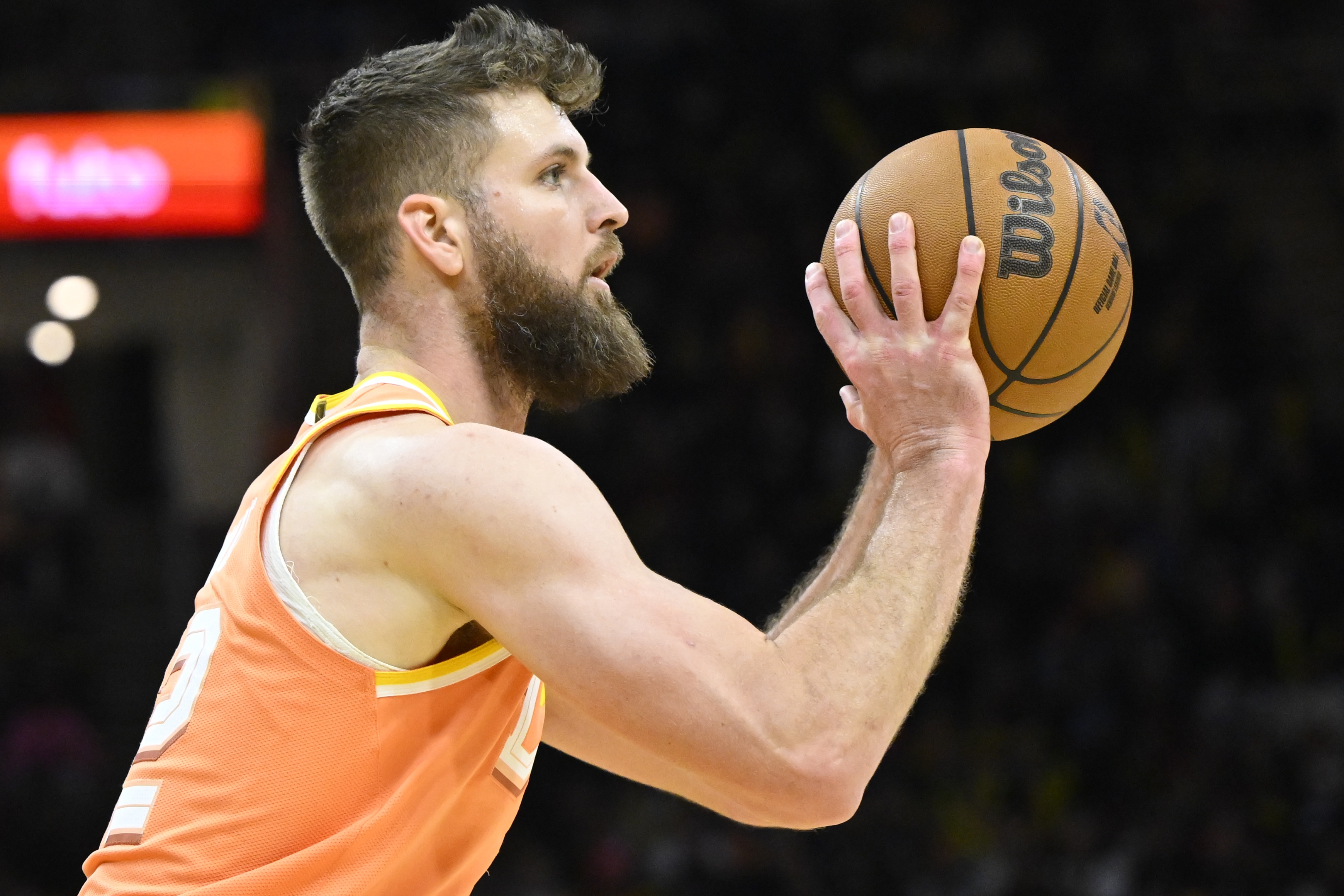 世界杯官网直播软件-骑士主场迎战活塞 迪恩·韦德&amp;米切尔&amp;斯特鲁斯缺席比赛