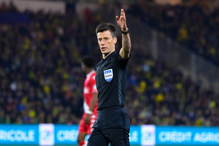 世界杯官网直播软件-首回合拜仁6-1取胜！拜仁vs亚特兰大裁判：法国人巴斯蒂恩执法